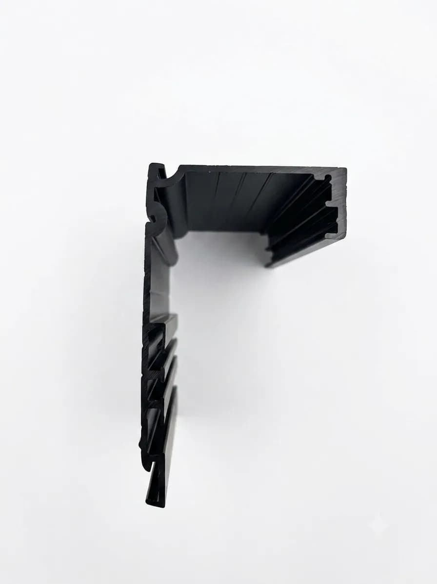R08 — پروفیل اتصالدهنده ۹۰ درجه